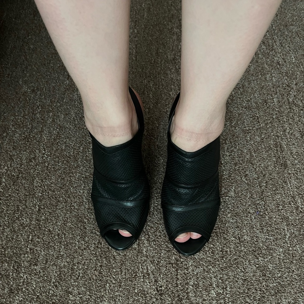 Shoes - Picture 5 of 10